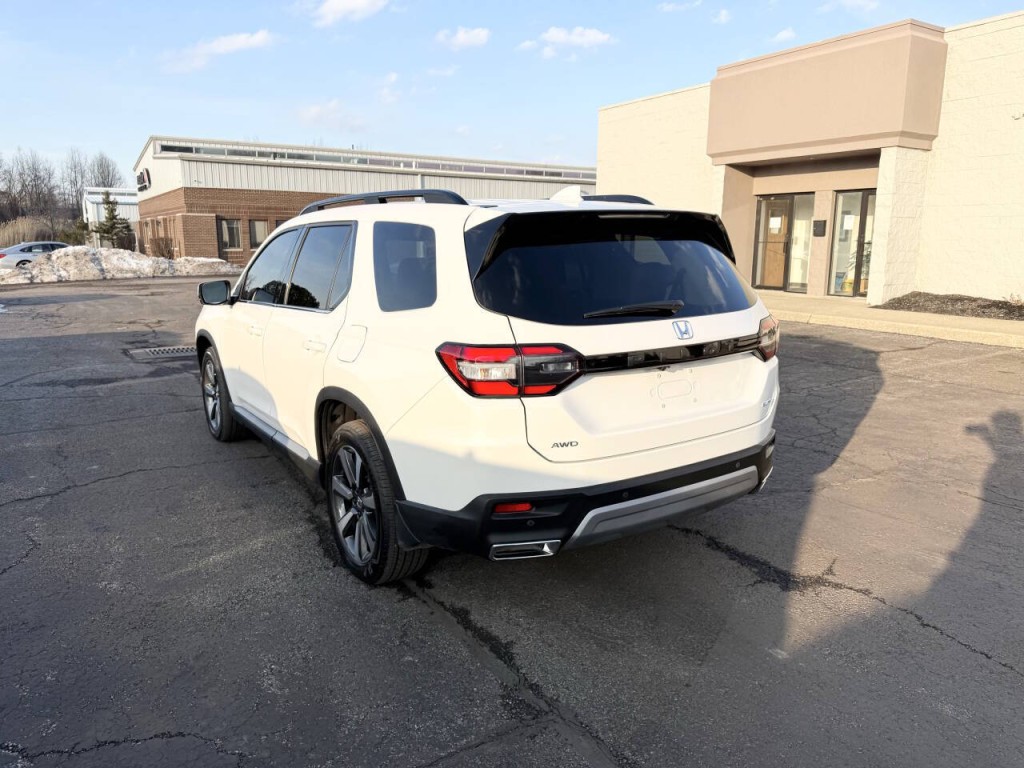 2025 Honda Pilot Image 8