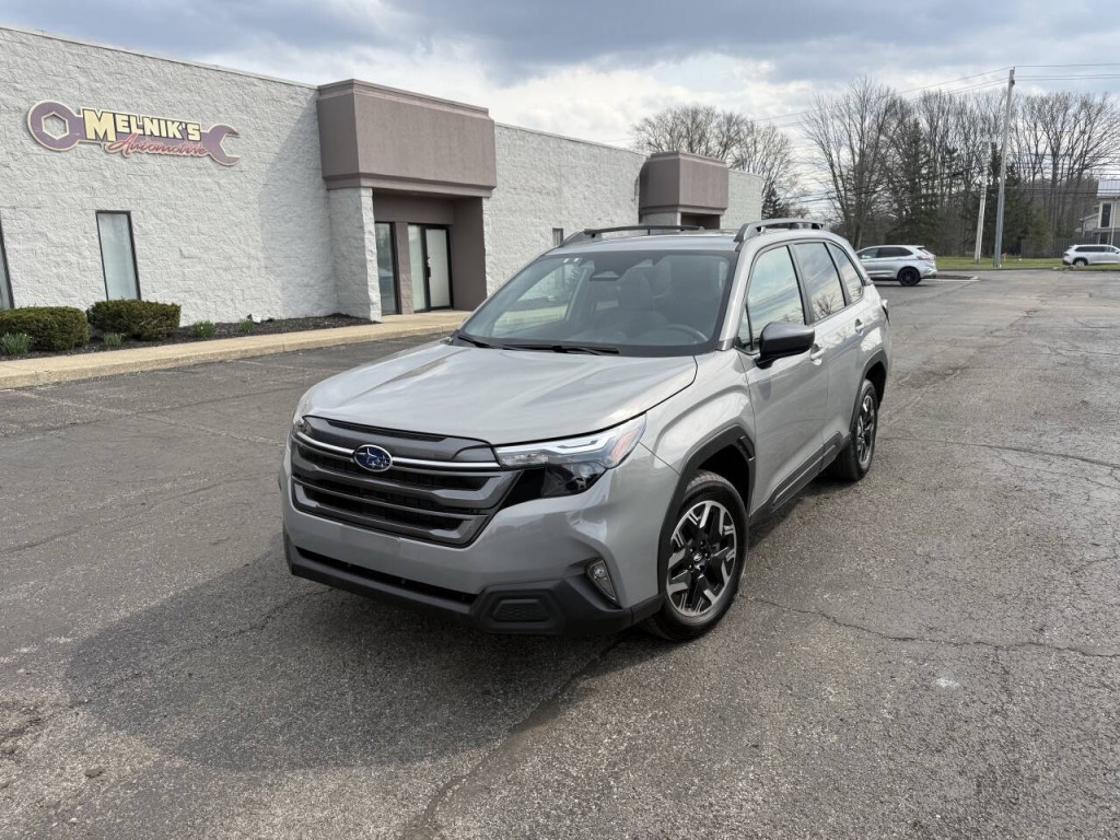 2025 Subaru Forester Image 2