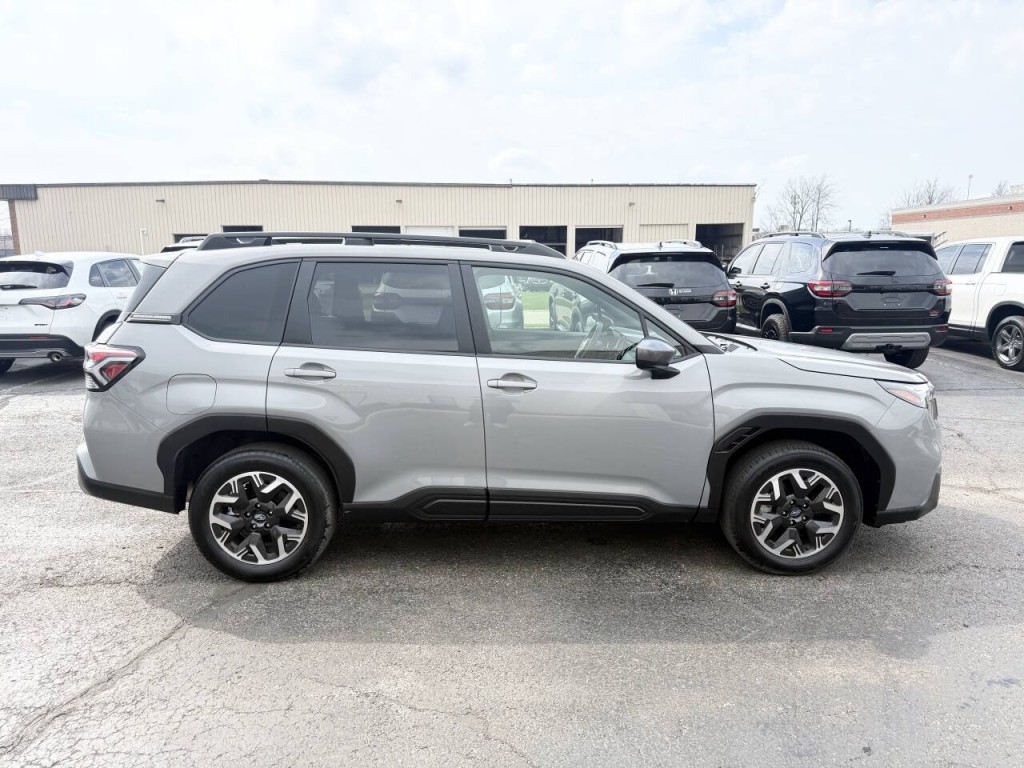 2025 Subaru Forester Image 5