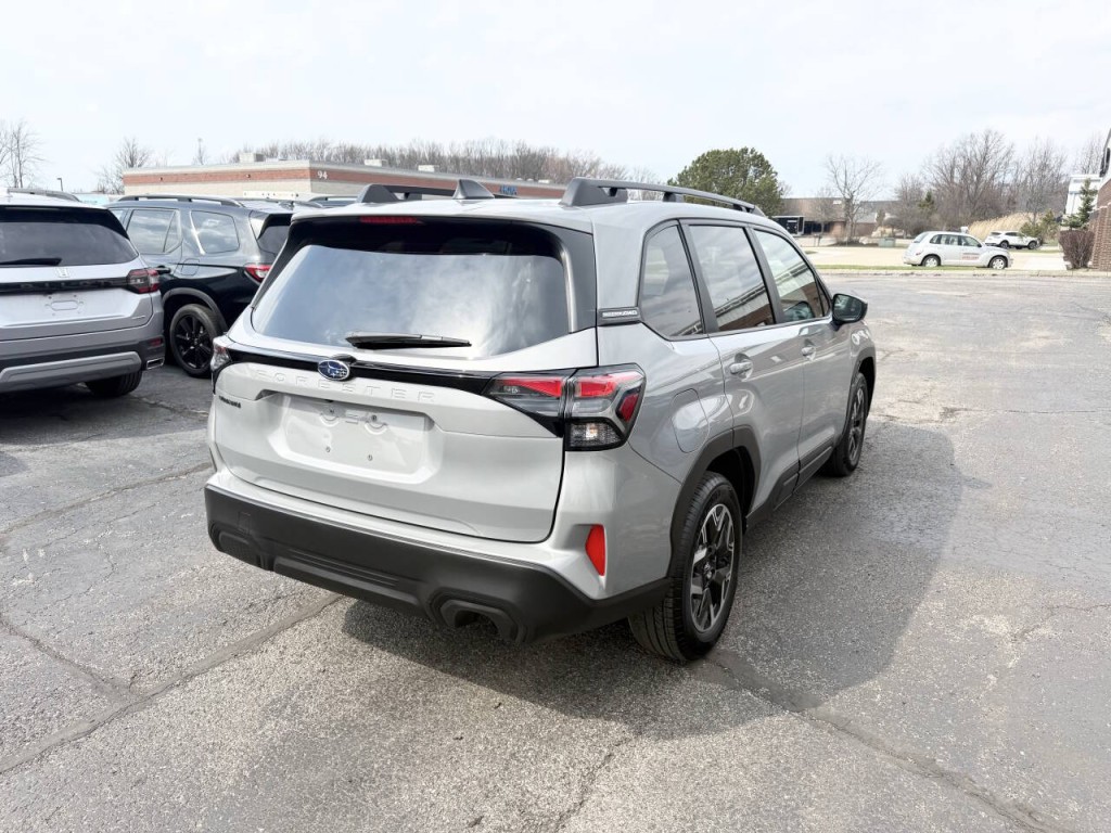 2025 Subaru Forester Image 6