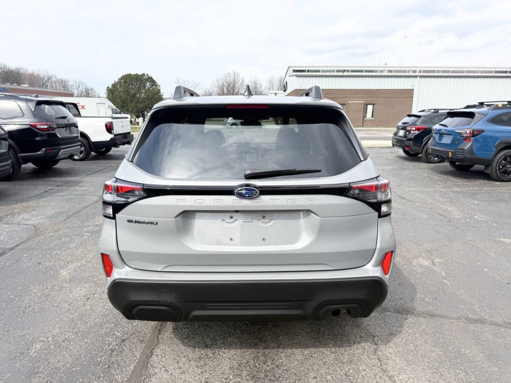2025 Subaru Forester Image 7