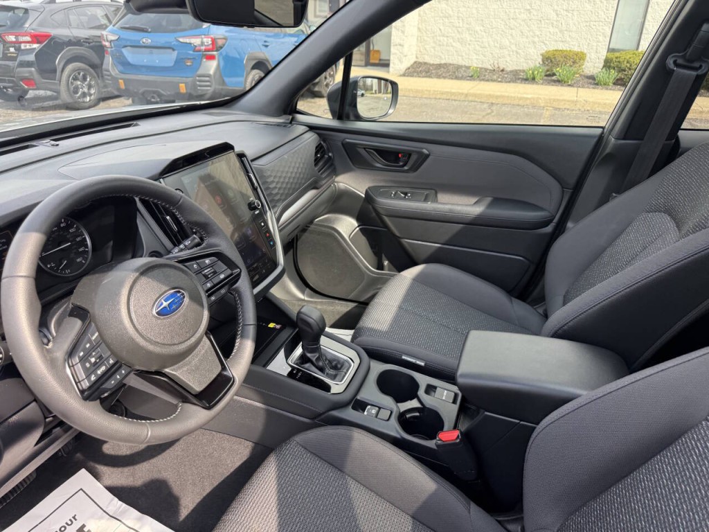 2025 Subaru Forester Image 16