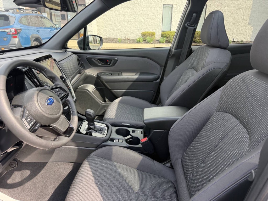 2025 Subaru Forester Image 17