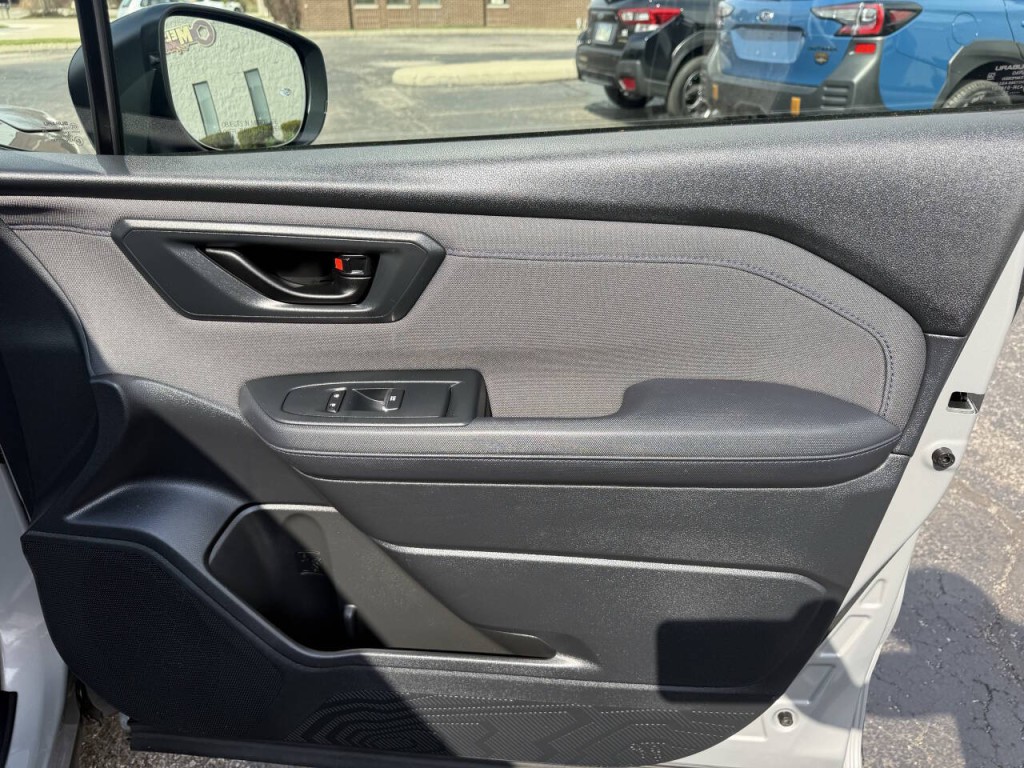 2025 Subaru Forester Image 27