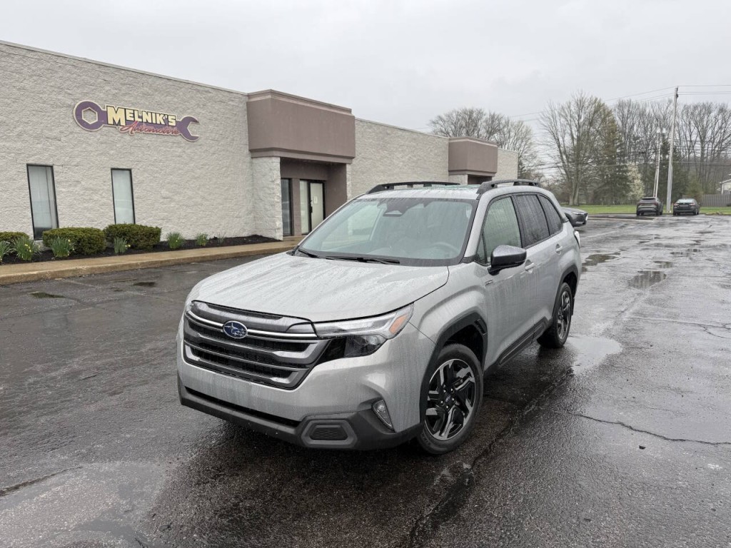 2025 Subaru Forester Image 4