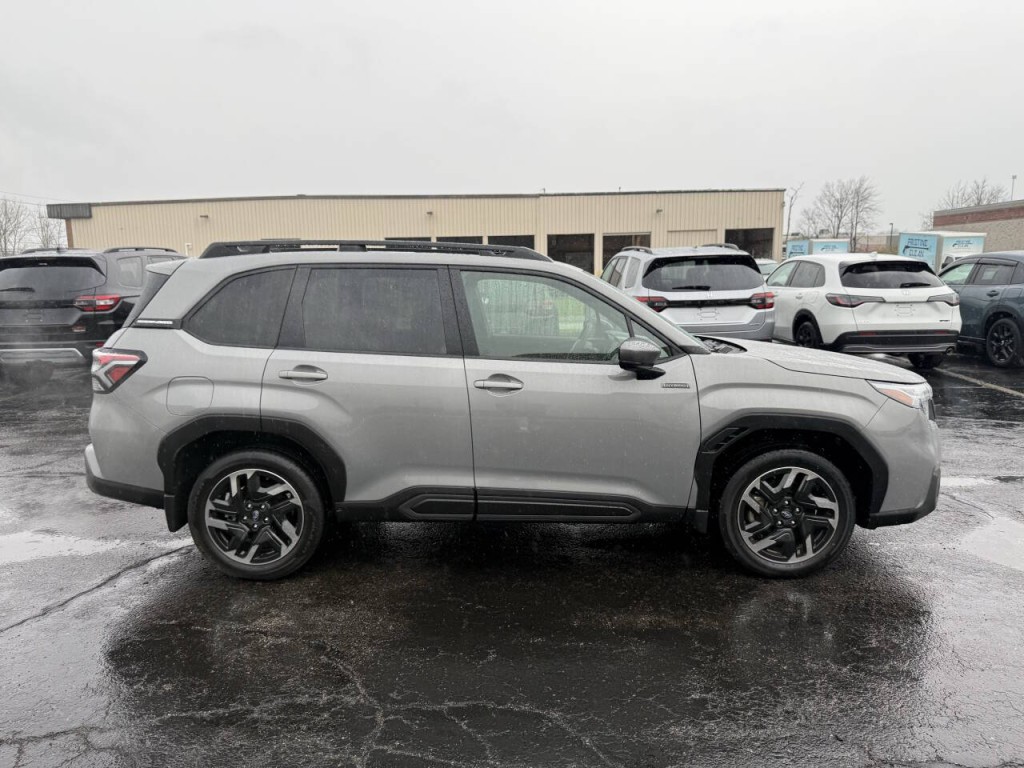 2025 Subaru Forester Image 7