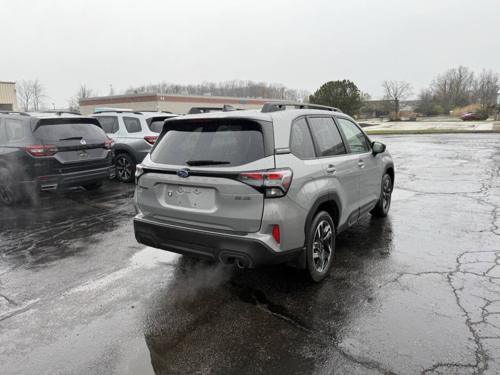 2025 Subaru Forester Image 8