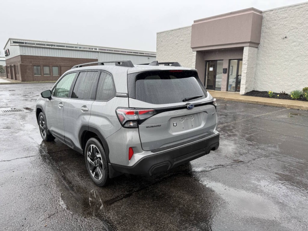 2025 Subaru Forester Image 10