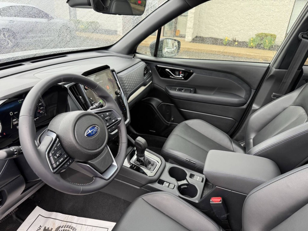 2025 Subaru Forester Image 17