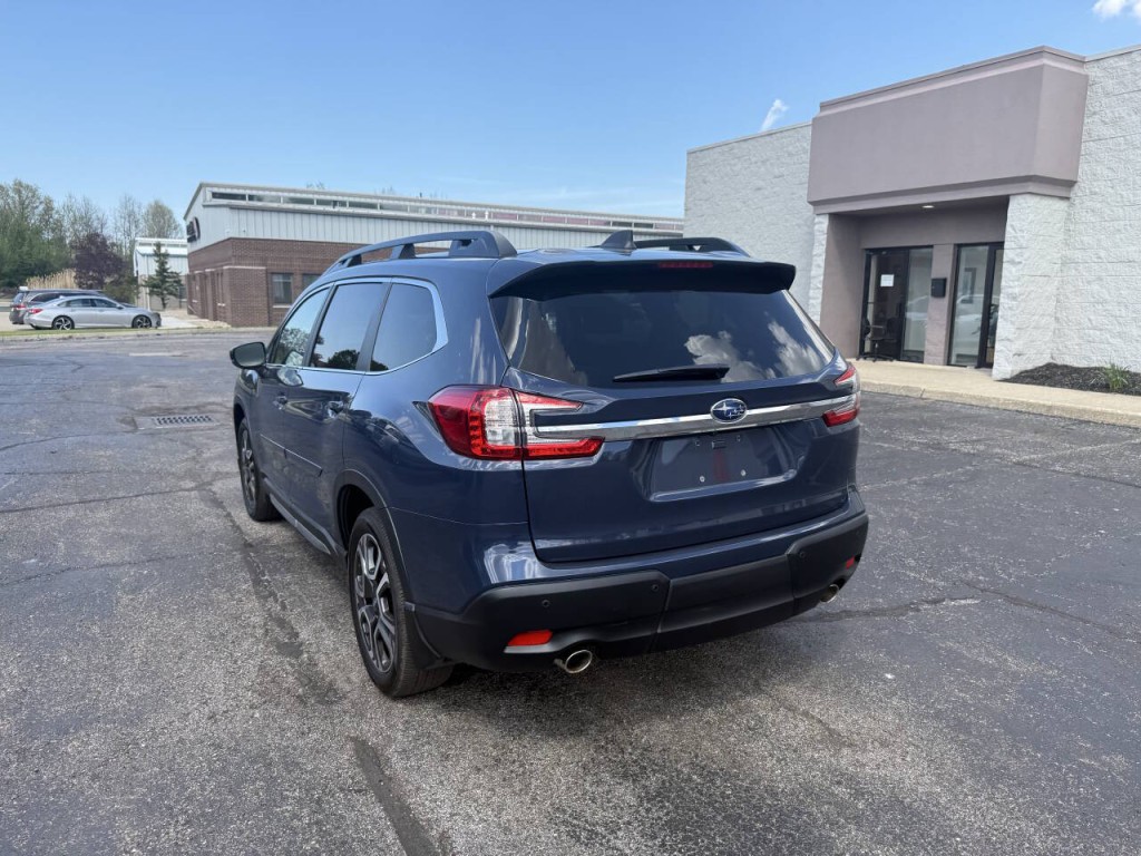 2025 Subaru Ascent Image 8