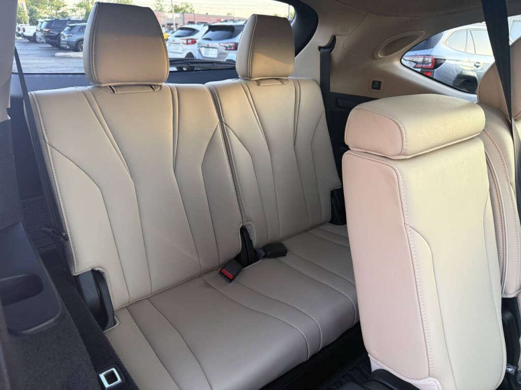 2023 Acura MDX Image 28