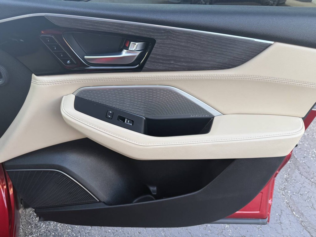 2023 Acura MDX Image 32