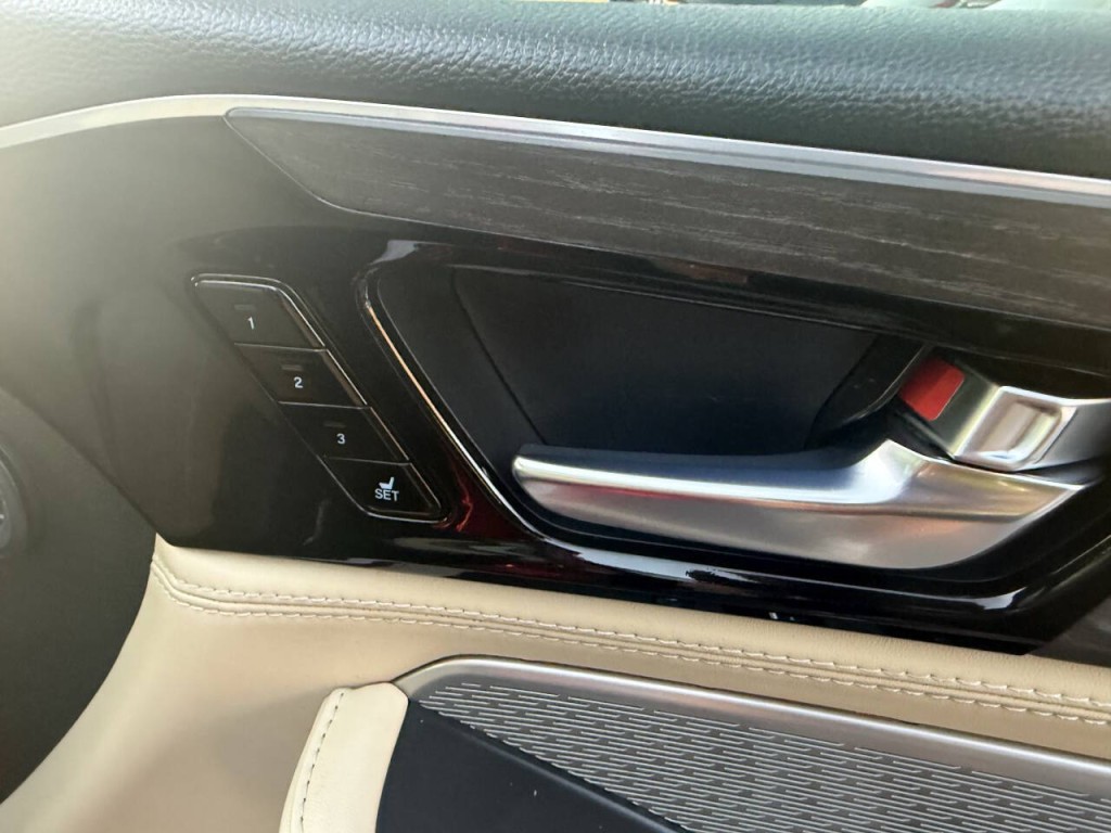 2023 Acura MDX Image 33
