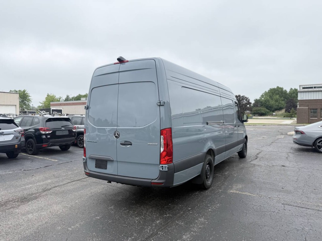 2026 Mercedes-Benz Sprinter Image 6