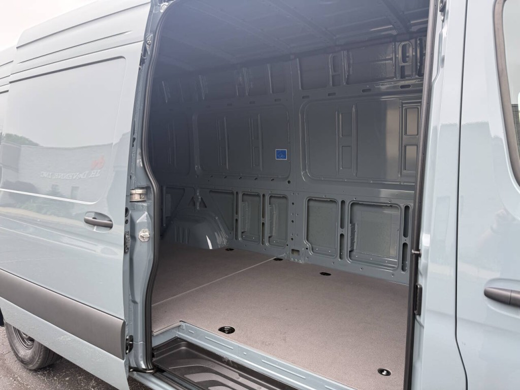 2026 Mercedes-Benz Sprinter Image 21