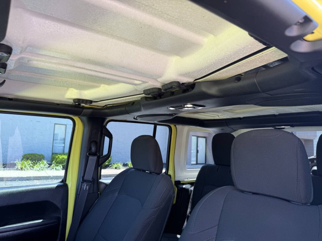2023 Jeep Wrangler Image 18