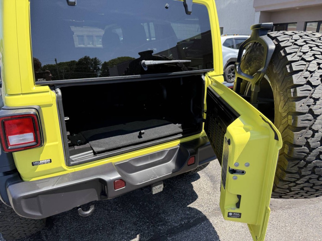 2023 Jeep Wrangler Image 21