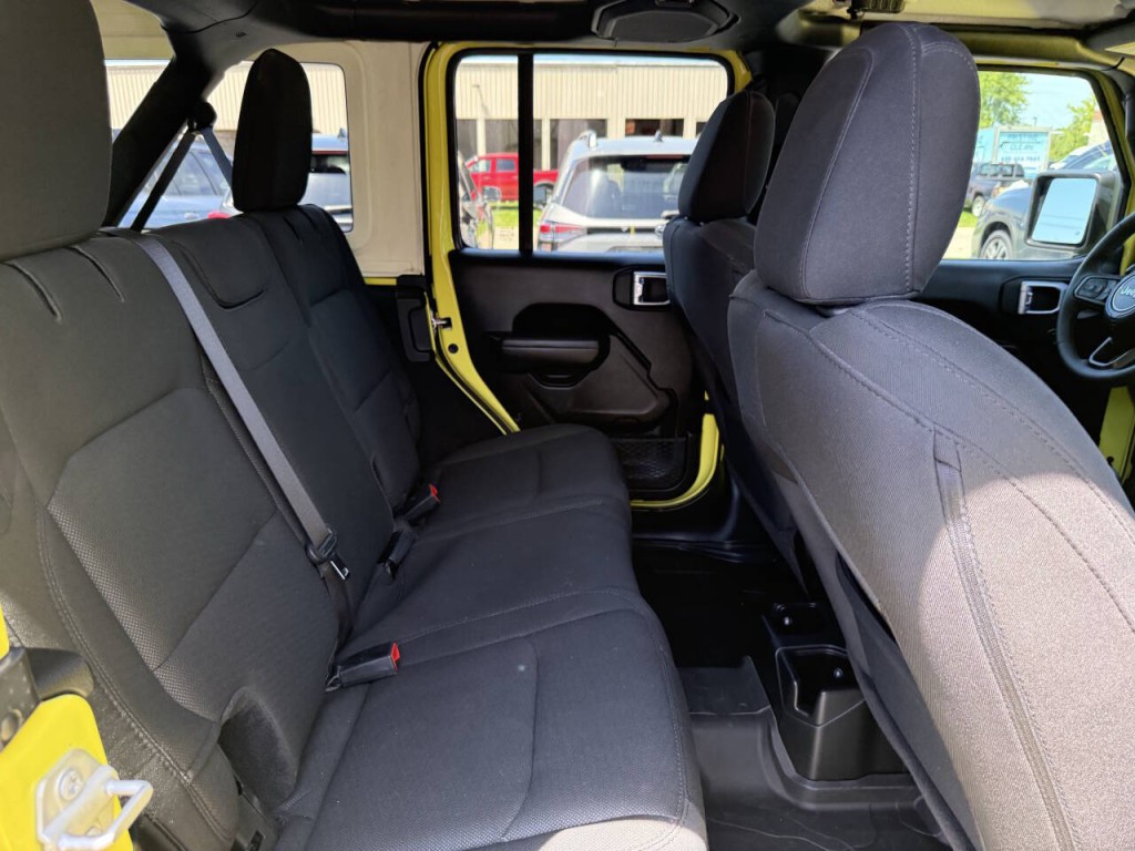 2023 Jeep Wrangler Image 25