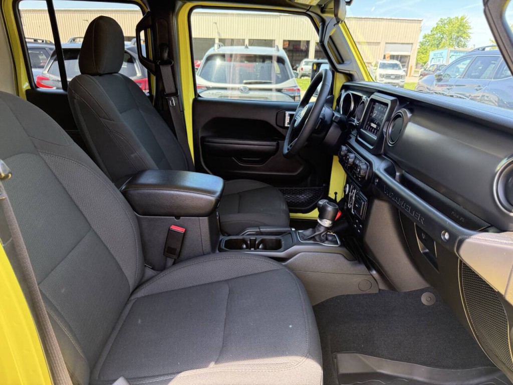2023 Jeep Wrangler Image 30