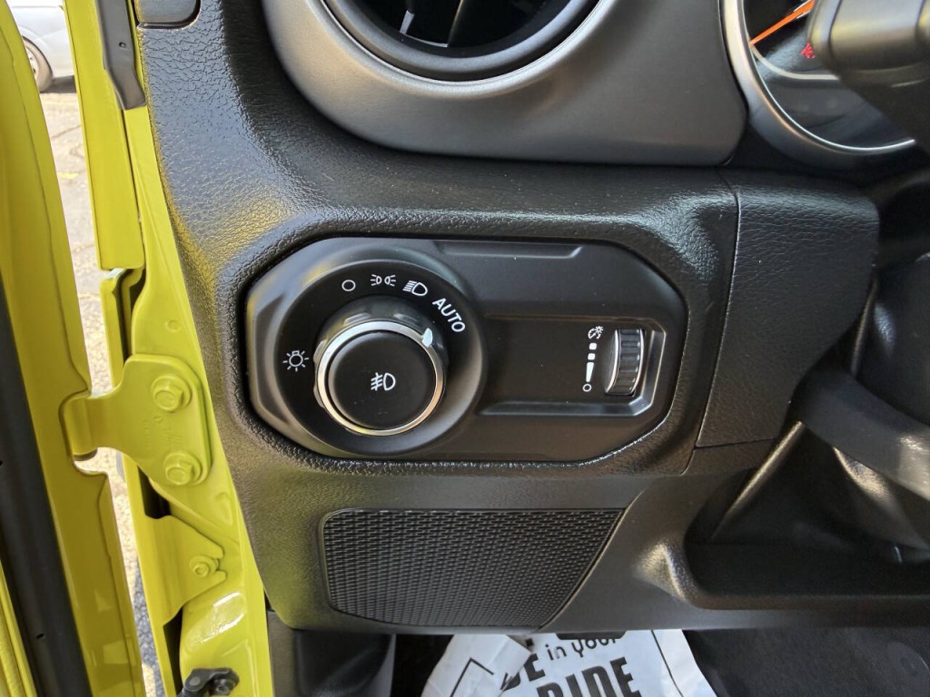 2023 Jeep Wrangler Image 31