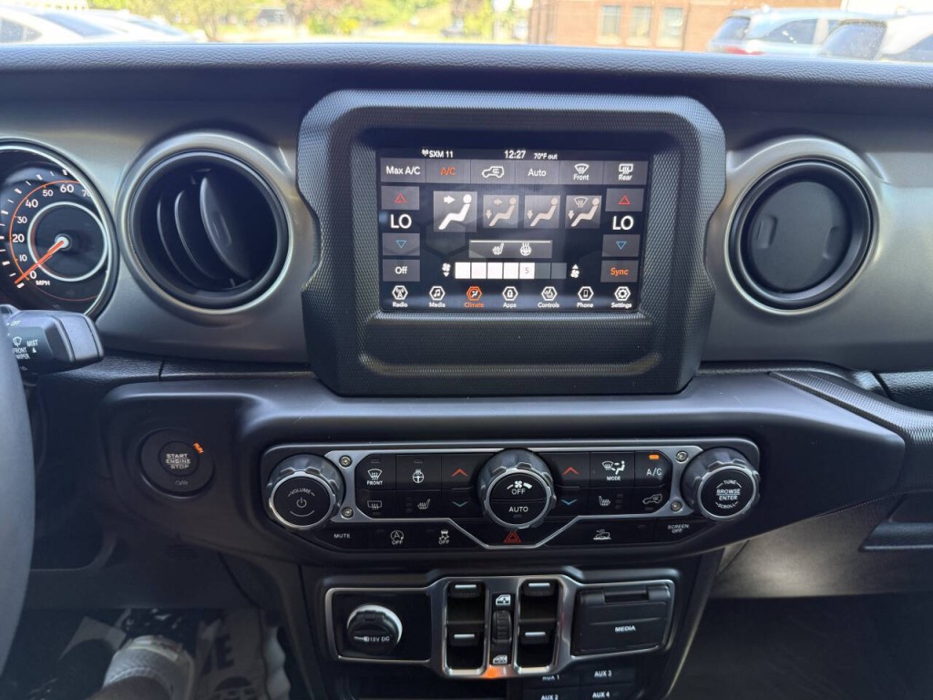 2023 Jeep Wrangler Image 35