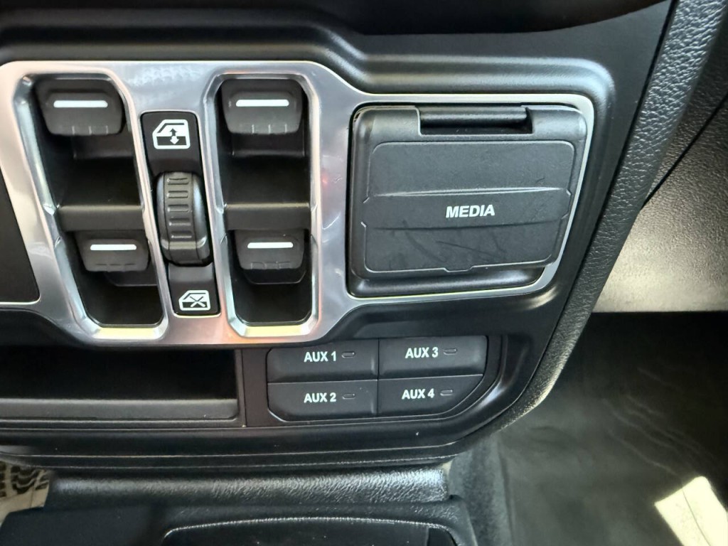 2023 Jeep Wrangler Image 37