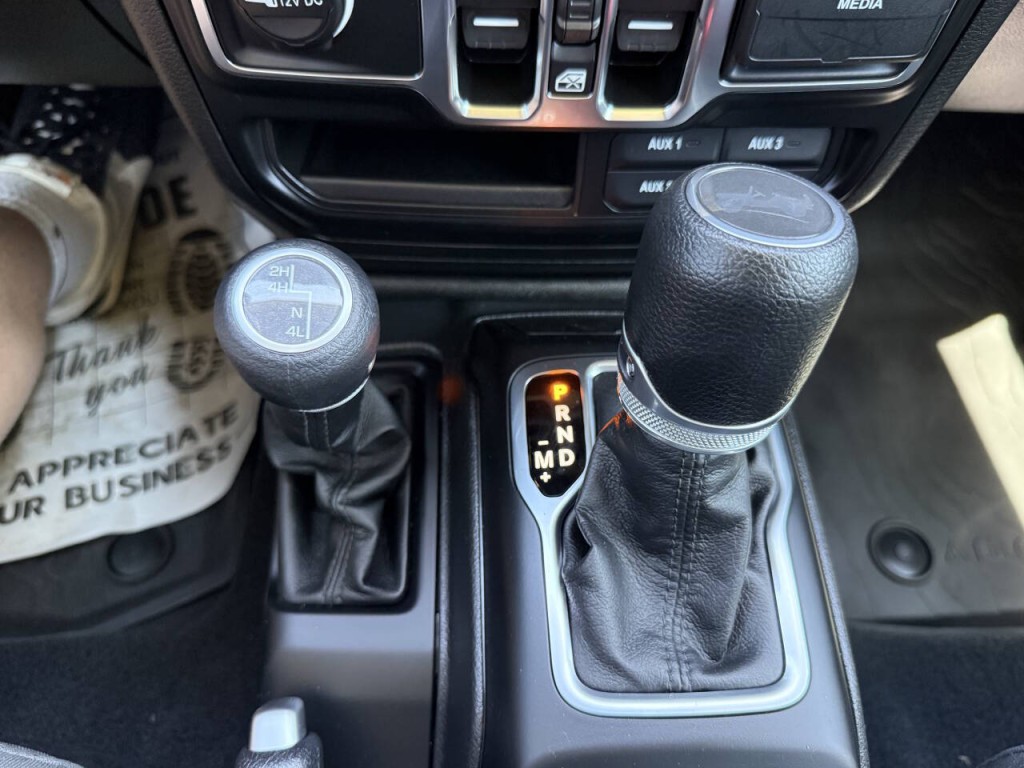 2023 Jeep Wrangler Image 38