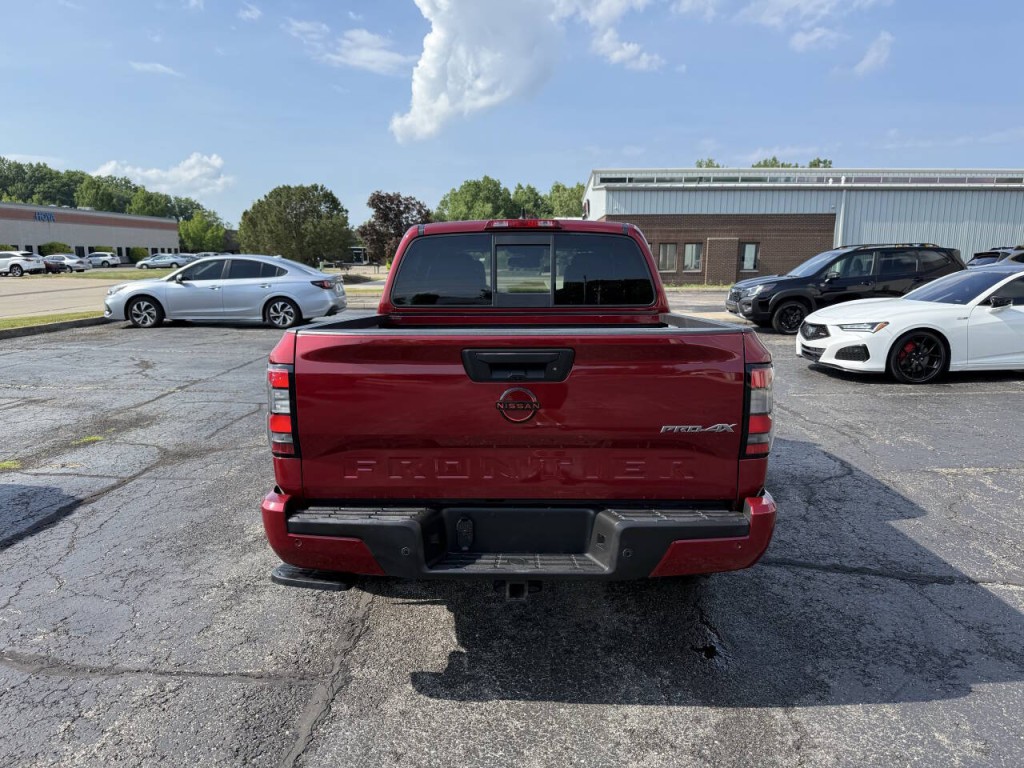 2022 Nissan Frontier Image 7