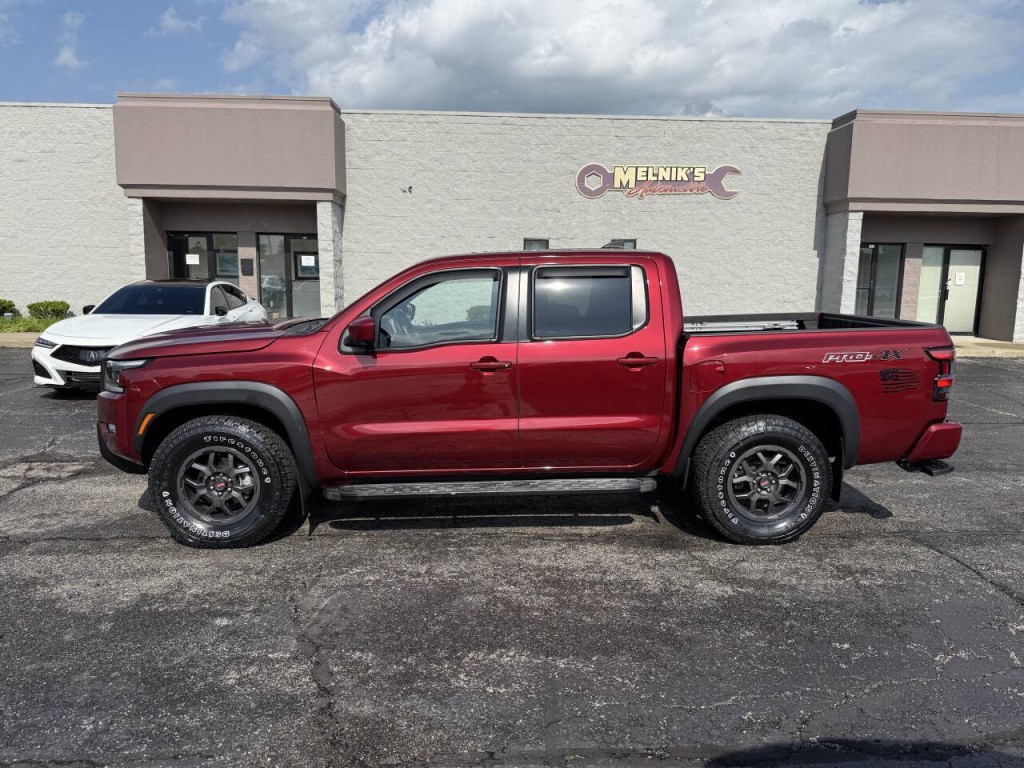 2022 Nissan Frontier Image 9