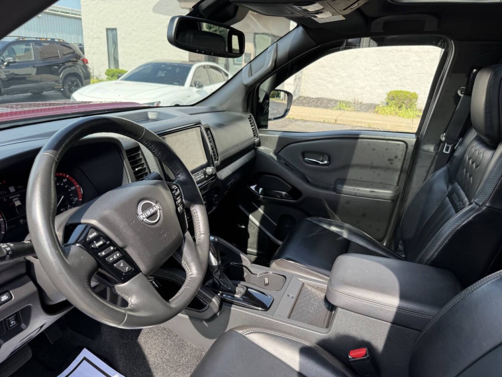 2022 Nissan Frontier Image 16