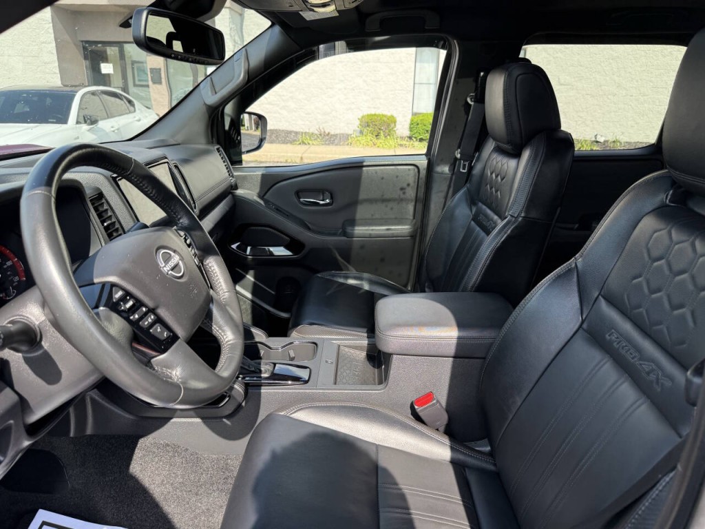 2022 Nissan Frontier Image 17