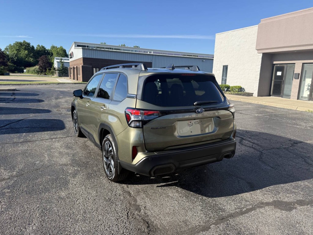 2026 Subaru Forester Image 8