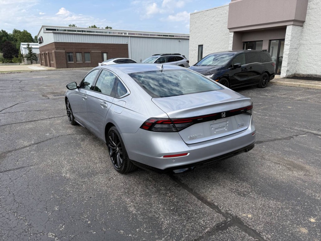 2024 Honda Accord Image 8
