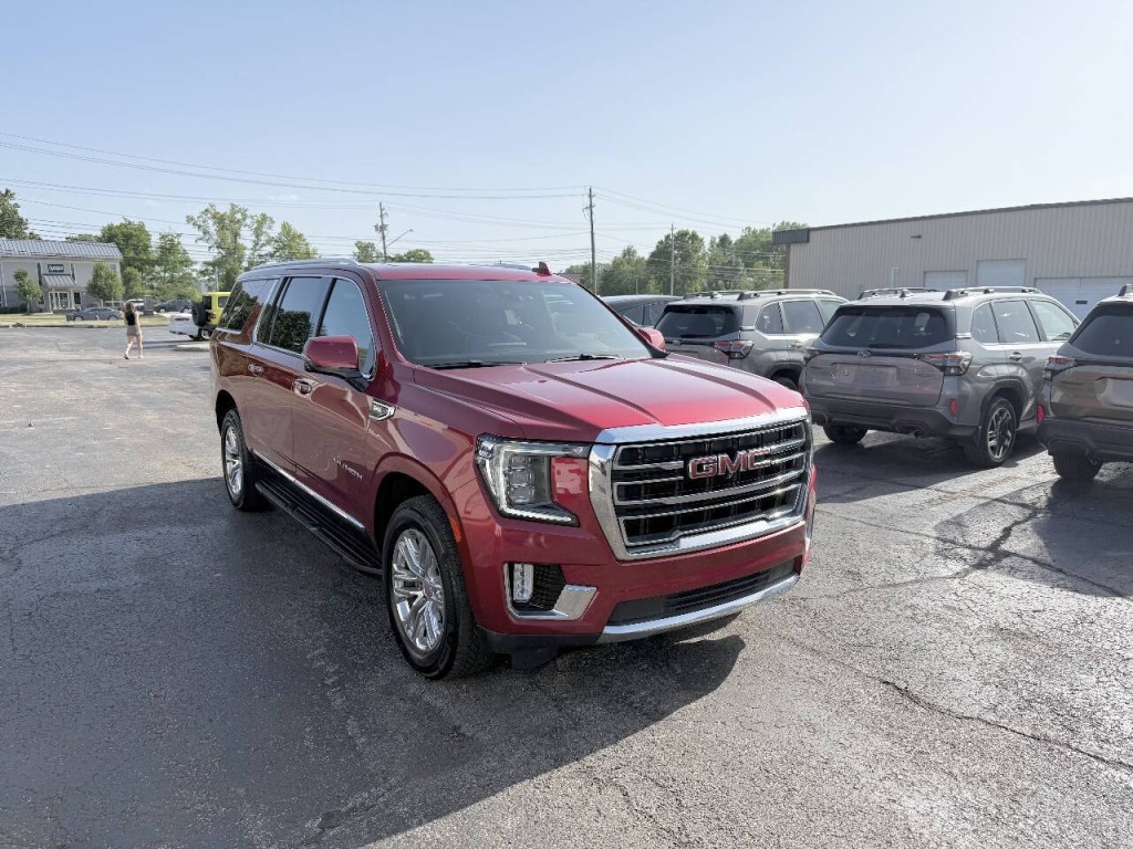2021 GMC Yukon Image 3