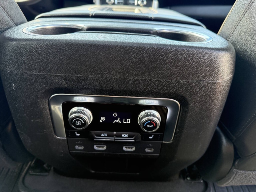 2021 GMC Yukon Image 27