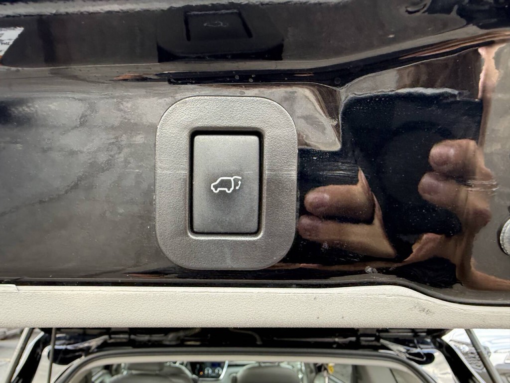 2016 Toyota Sienna Image 21