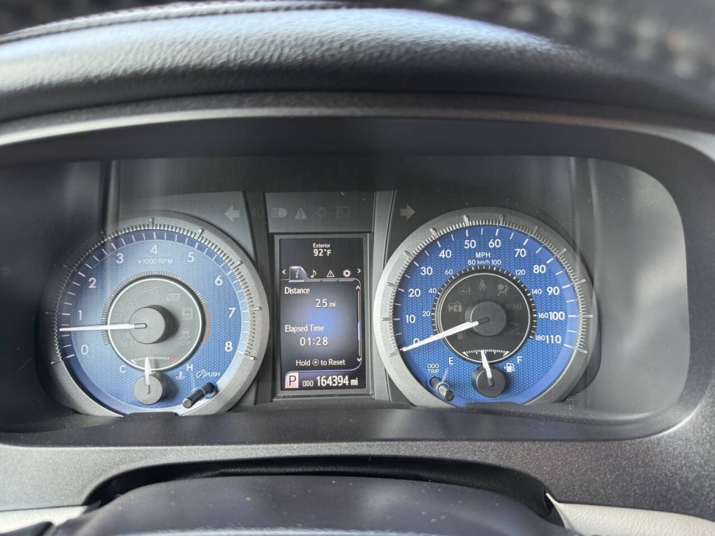 2016 Toyota Sienna Image 32
