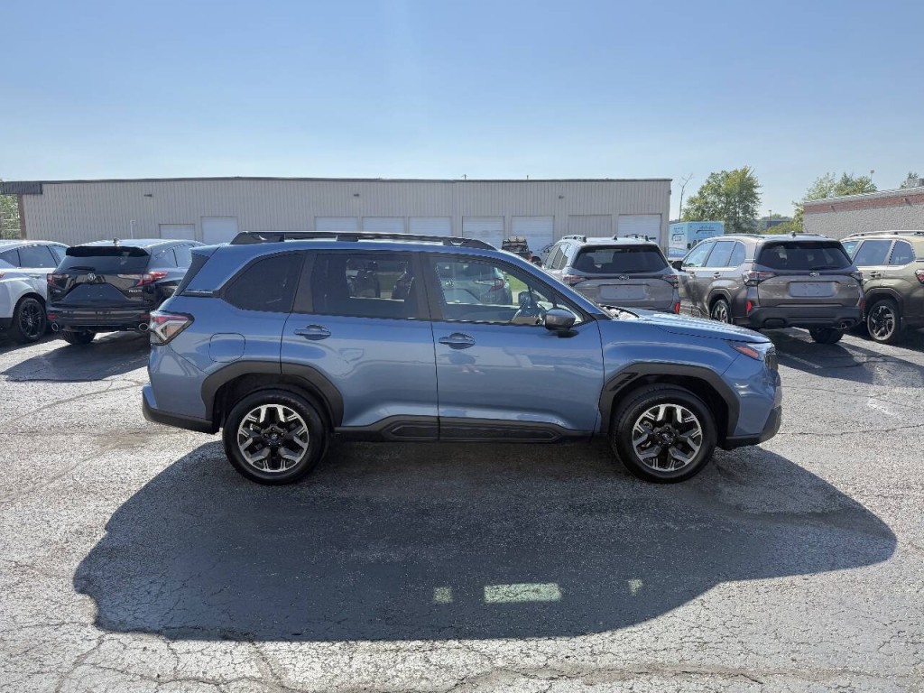 2025 Subaru Forester Image 4