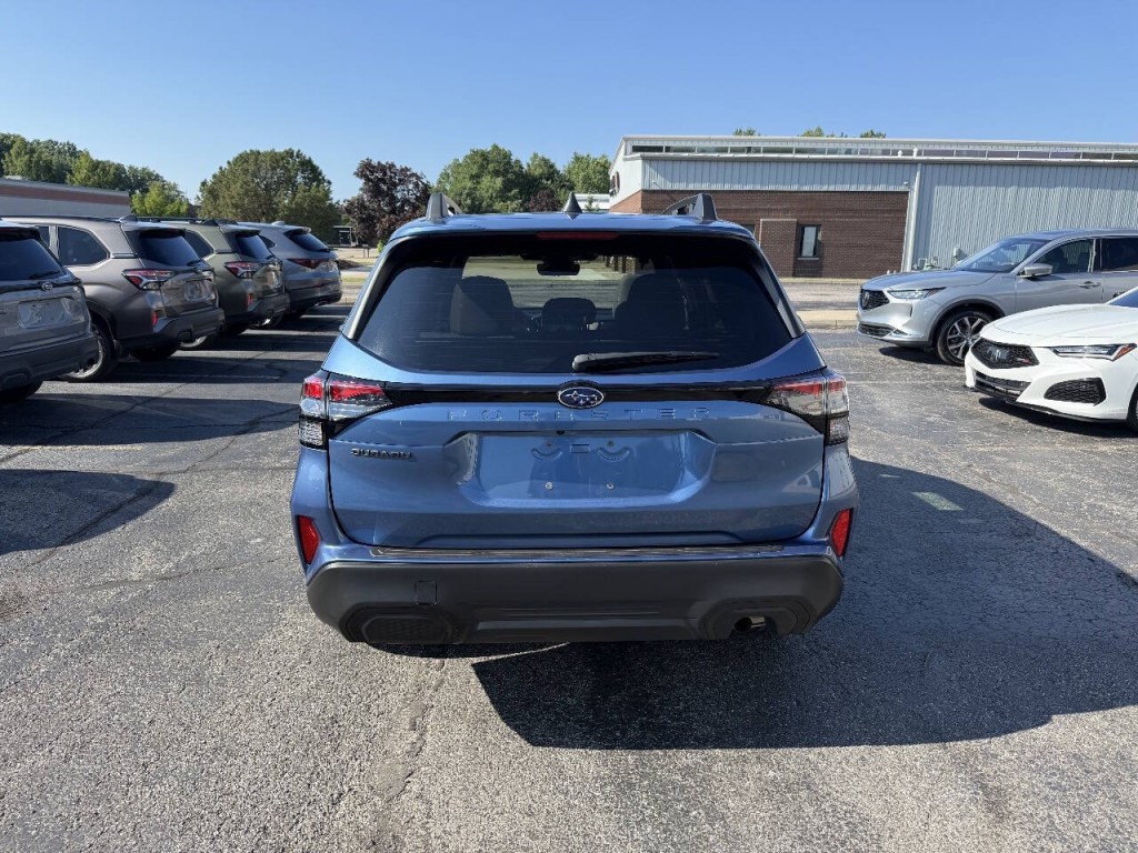2025 Subaru Forester Image 6