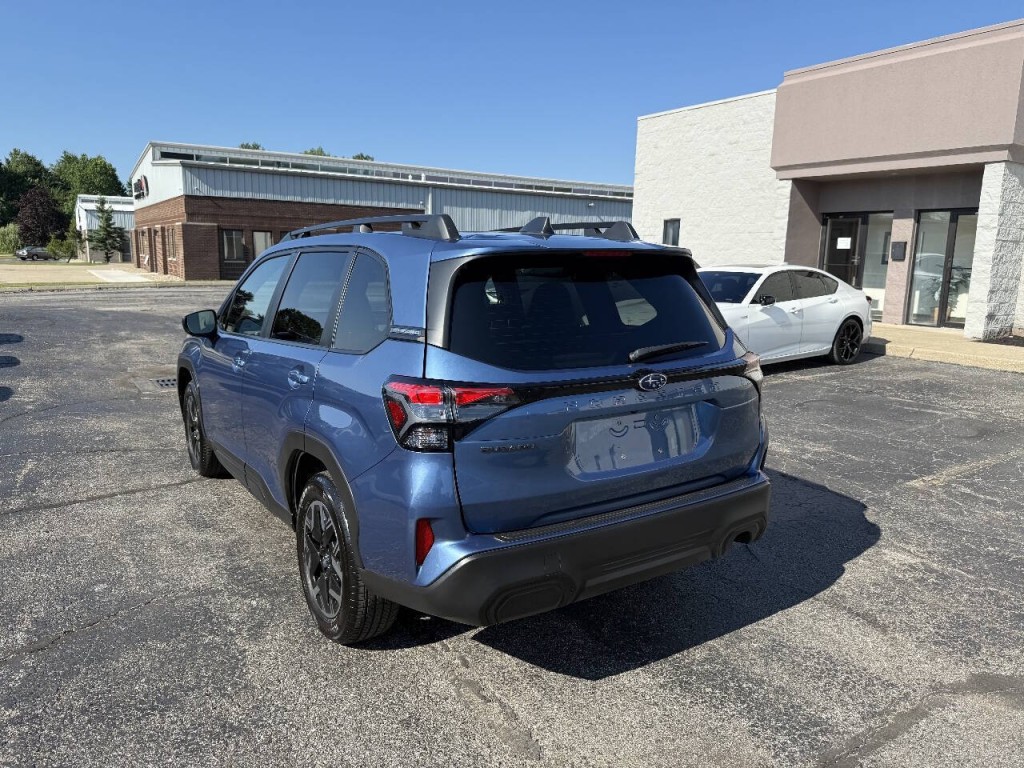 2025 Subaru Forester Image 7