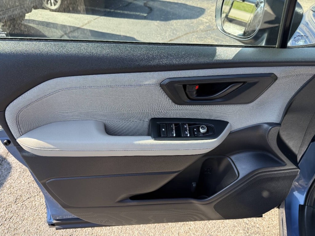 2025 Subaru Forester Image 13