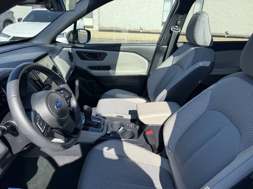 2025 Subaru Forester Image 16