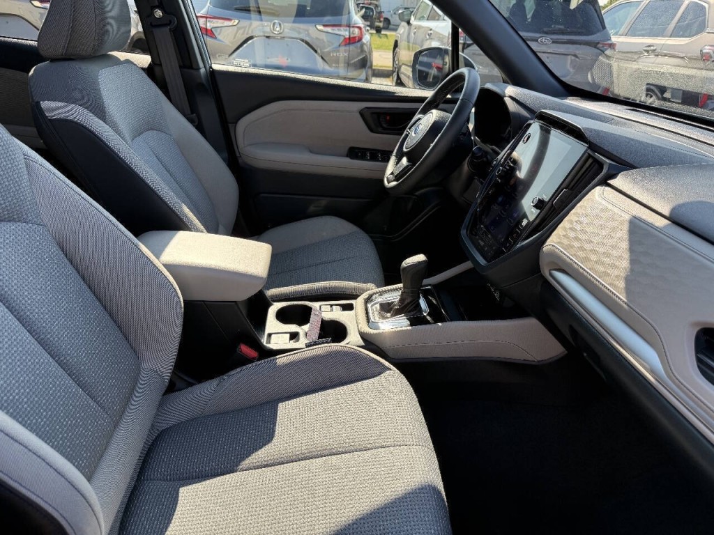 2025 Subaru Forester Image 27