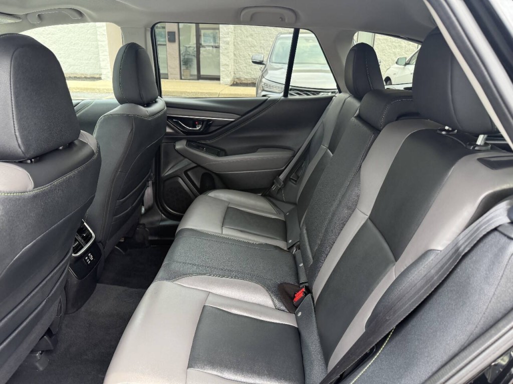 2025 Subaru Outback Image 18