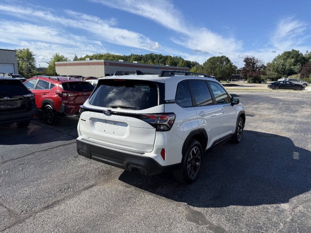2025 Subaru Forester Image 5