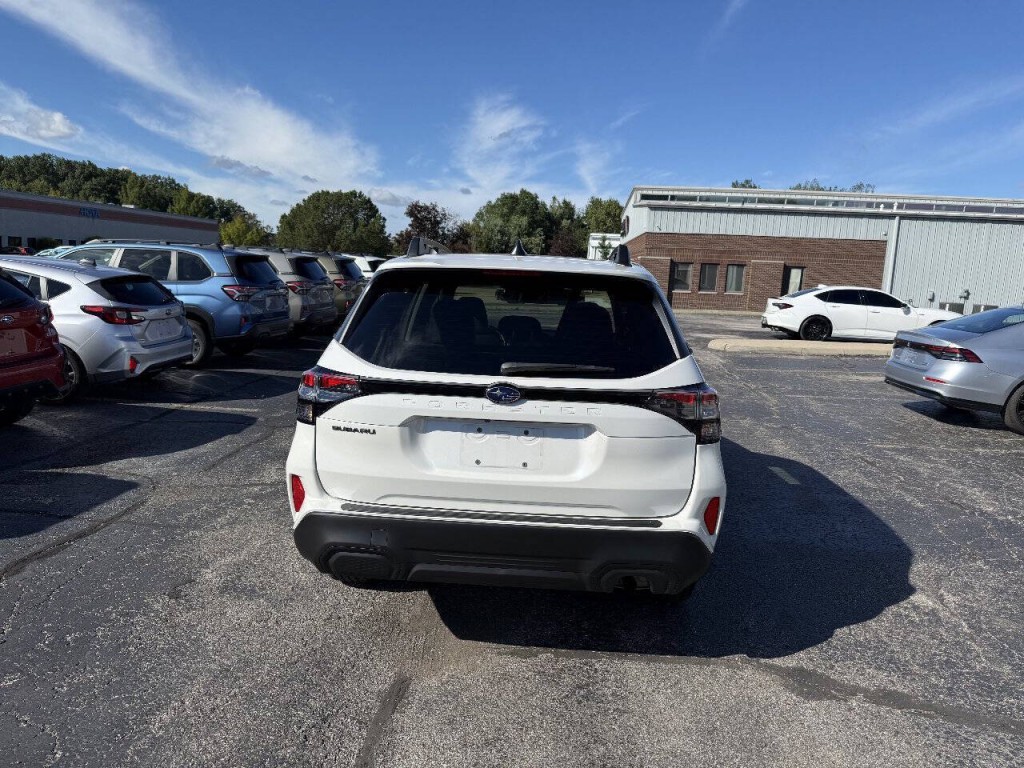 2025 Subaru Forester Image 6