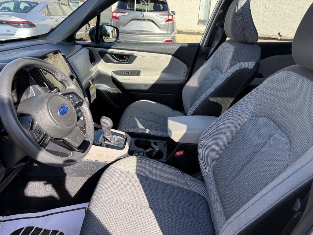 2025 Subaru Forester Image 16