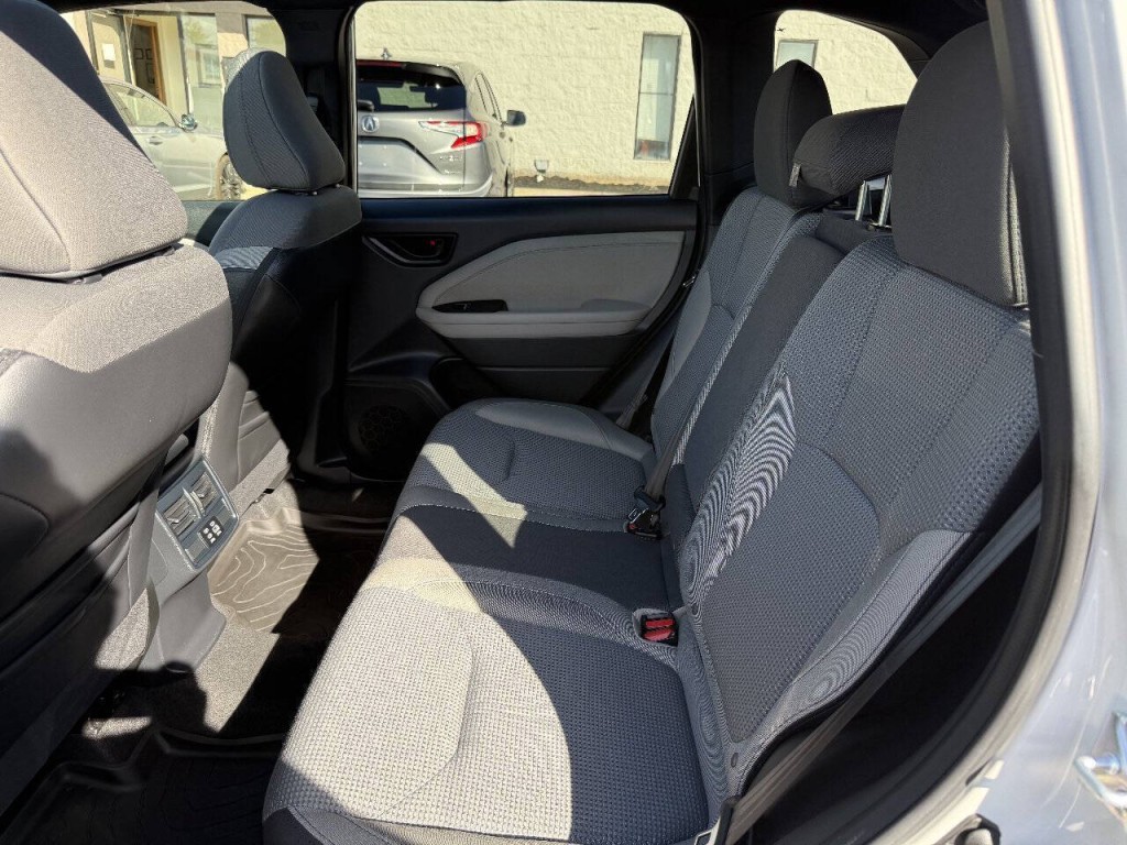 2025 Subaru Forester Image 19