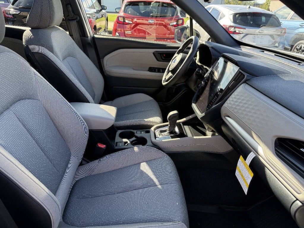 2025 Subaru Forester Image 28