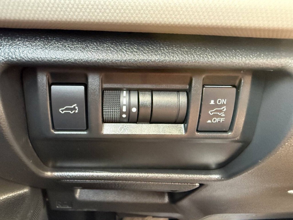 2025 Subaru Forester Image 30